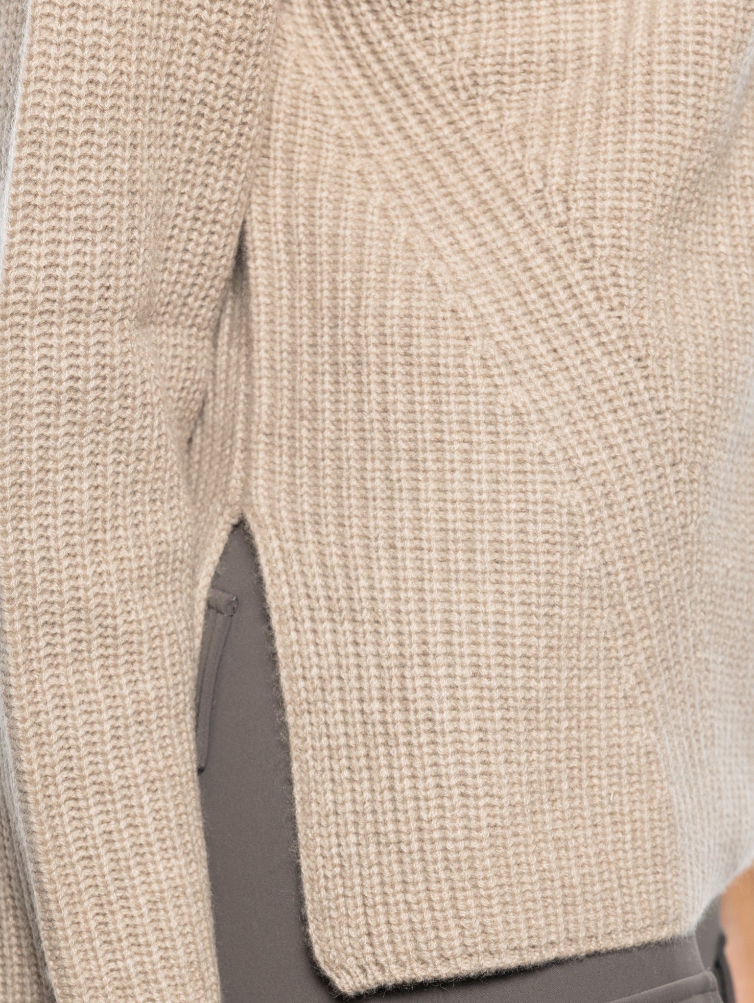 Maglia Collo Alto in Cashmere Beige