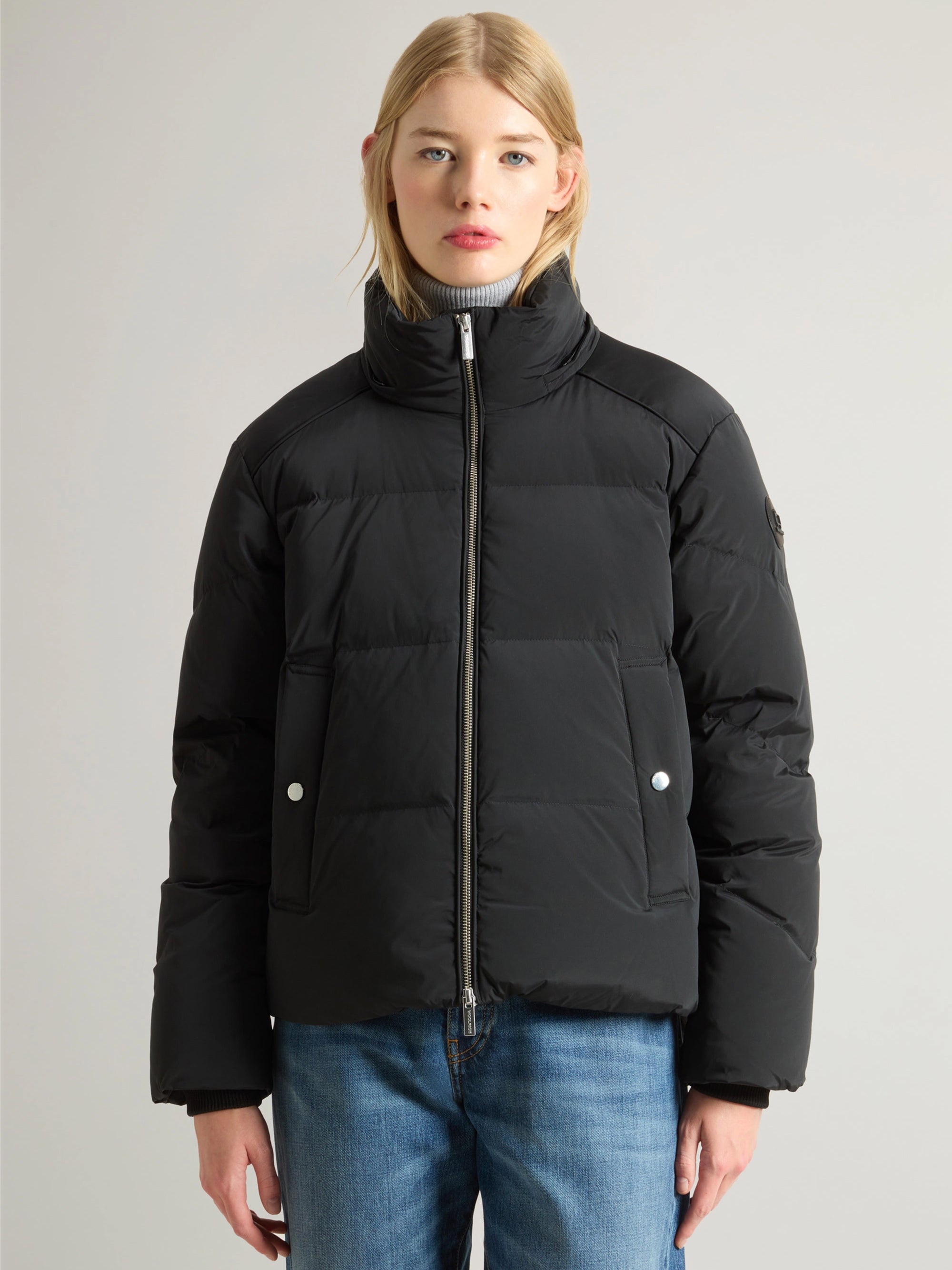 Alsea Short Down Jacket with Detachable Hood in Black