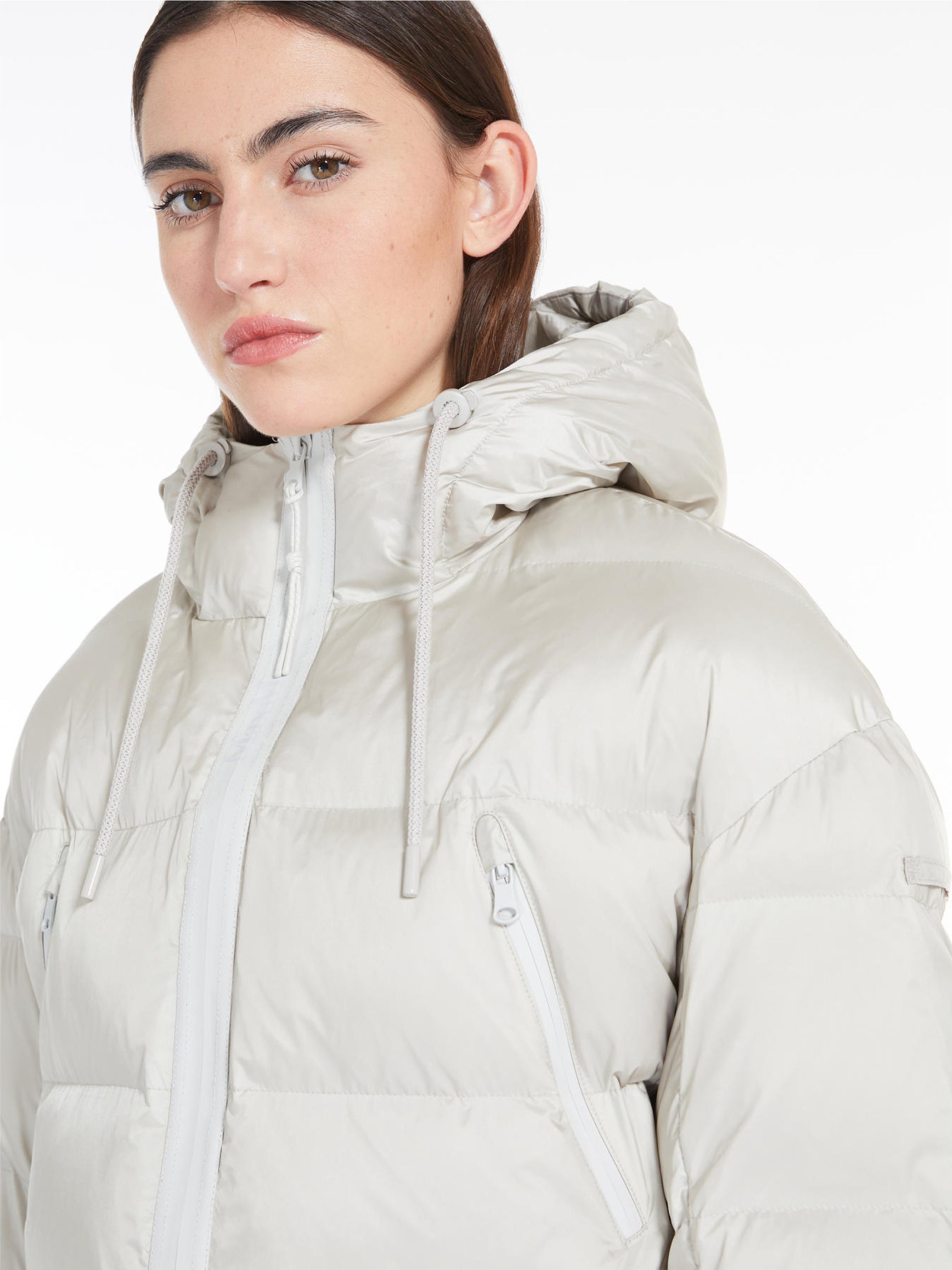 Short down jacket with hood and ice Luxepad padding