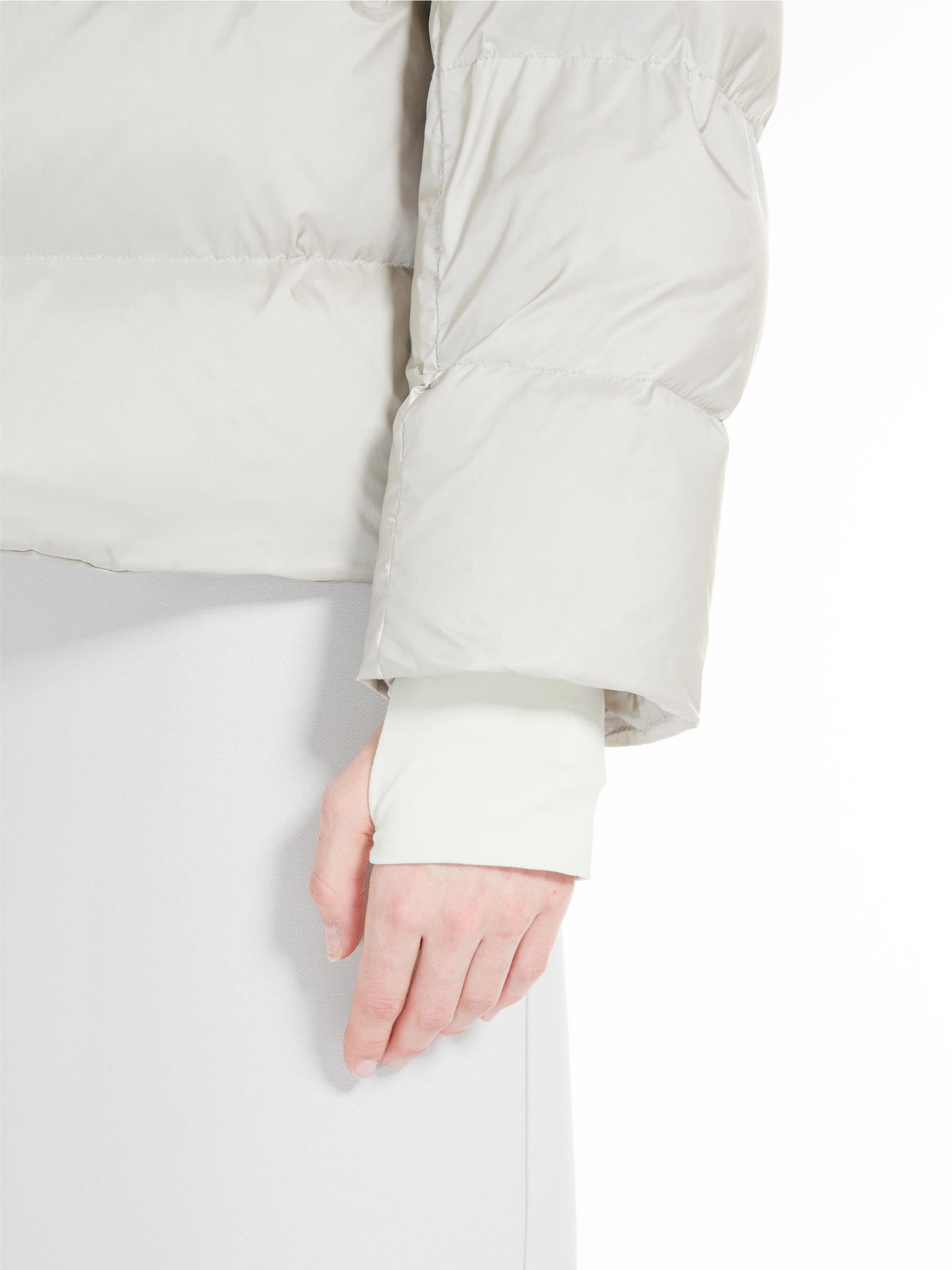 Short down jacket with hood and ice Luxepad padding