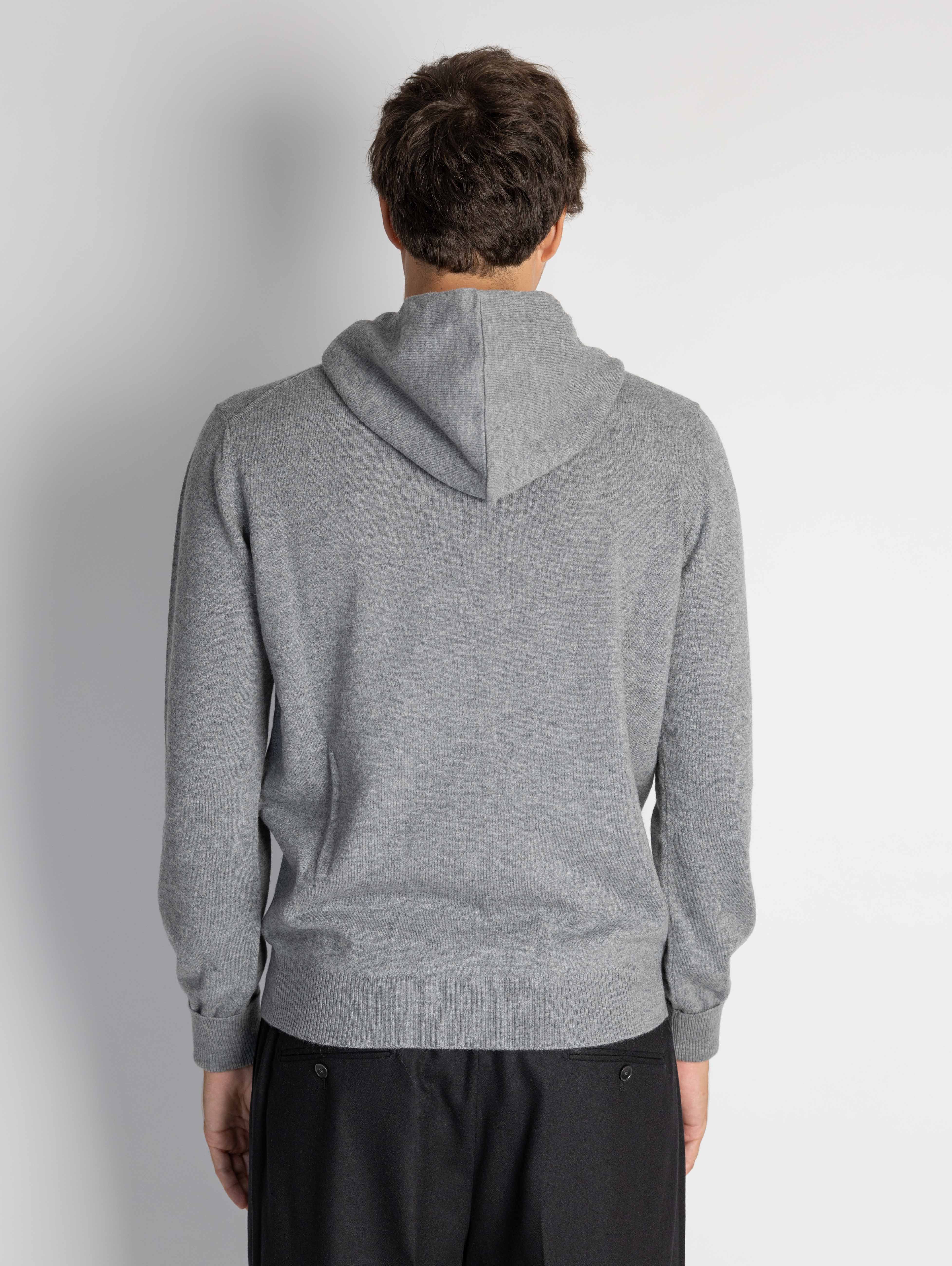 Grau Wollpullover mit Kapuze