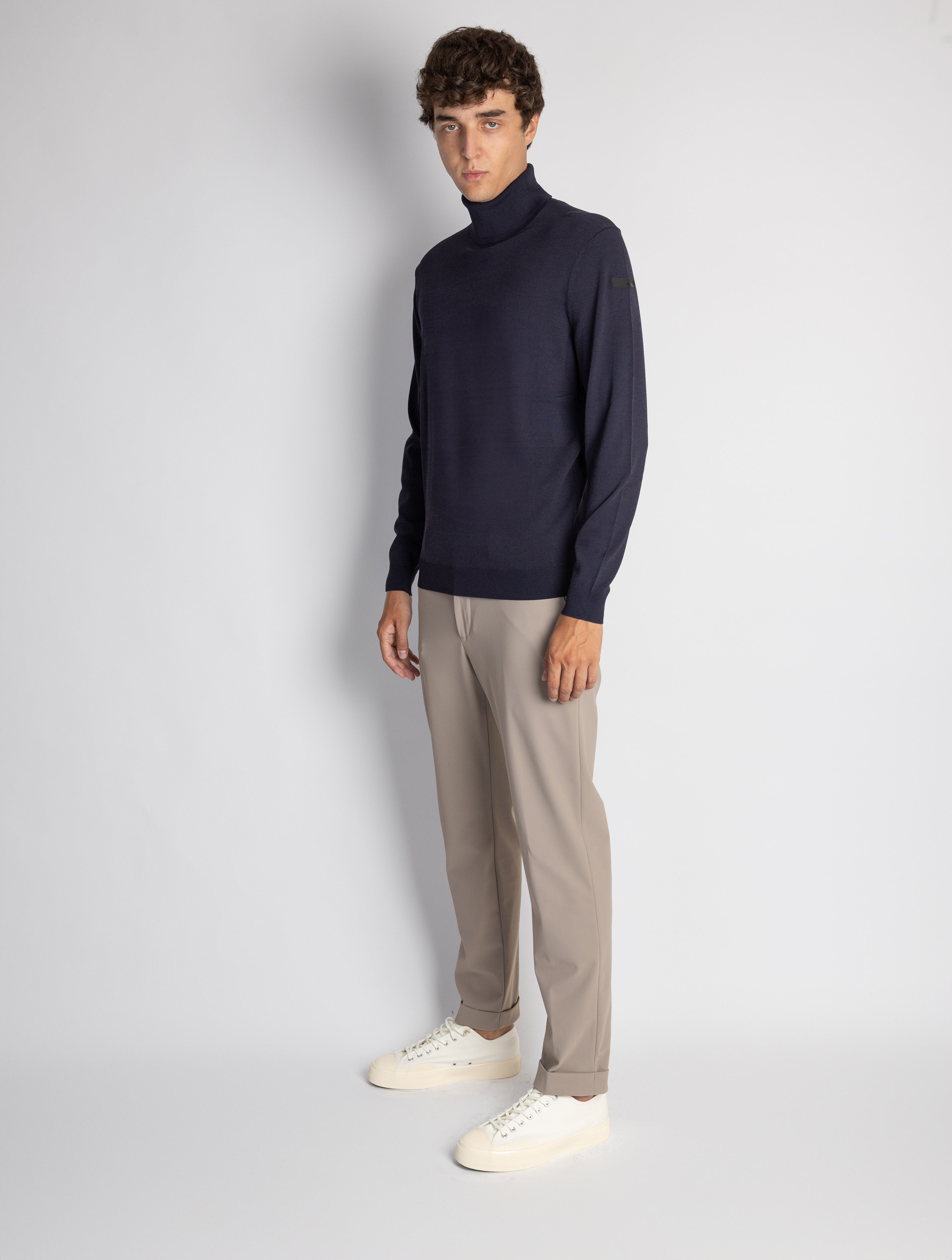 Chino trousers in dove gray technical fabric